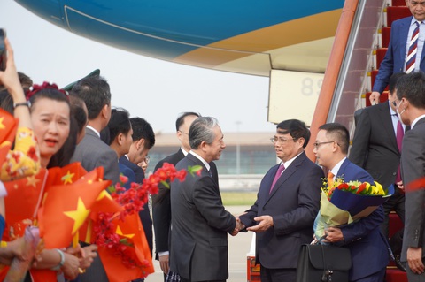 Thủ tướng Phạm Minh Chính thăm Trung Quốc: Tăng xuất khẩu, hút vốn chất lượng cao - Ảnh 1. Thủ tướng đến Bắc Kinh bắt đầu chuyến thăm chính thức Trung Quốc vào chiều 25-6 - Ảnh: N.AN