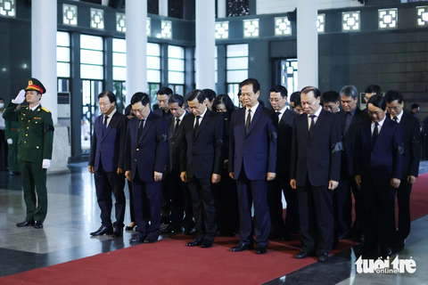 Đông đảo lãnh đạo, nguyên lãnh đạo dự lễ tang cố Phó thủ tướng Vũ Khoan - Ảnh 7. Đông đảo lãnh đạo, nguyên lãnh đạo dự lễ tang cố Phó thủ tướng Vũ Khoan - Ảnh 7.