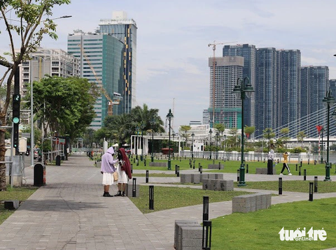 Đề xuất lắp mái che, xây thêm 2 nhà vệ sinh tại công viên bến Bạch Đằng - Ảnh 1. Đề xuất lắp mái che, xây thêm 2 nhà vệ sinh tại công viên bến Bạch Đằng - Ảnh 1.