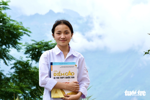 Thí sinh người Mông bỏ nhà tập trung thi tốt nghiệp - Ảnh 1. Thí sinh người Mông bỏ nhà tập trung thi tốt nghiệp - Ảnh 1.