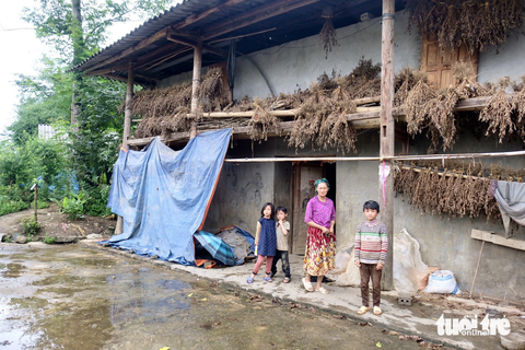 Thí sinh người Mông bỏ nhà tập trung thi tốt nghiệp - Ảnh 4. Thí sinh người Mông bỏ nhà tập trung thi tốt nghiệp - Ảnh 4.