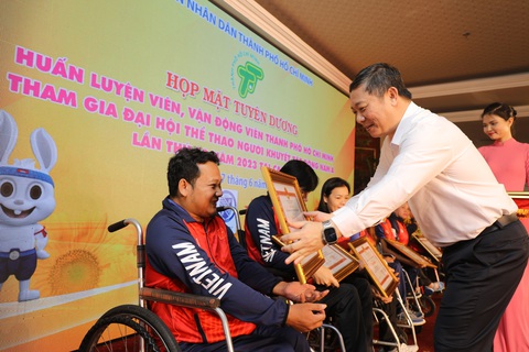 VĐV khuyết tật TP.HCM dự ASEAN Para Games 12 được thưởng hơn 11 tỉ đồng - Ảnh 2. VĐV khuyết tật TP.HCM dự ASEAN Para Games 12 được thưởng hơn 11 tỉ đồng - Ảnh 2.