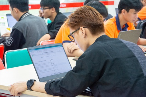 Sinh viên Công nghệ thông tin HUTECH được doanh nghiệp đến trường ‘săn tuyển’ - Ảnh 4. Sinh viên Công nghệ thông tin HUTECH được doanh nghiệp đến trường ‘săn tuyển’ - Ảnh 4.
