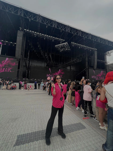 Bình An kể khổ khi tháp tùng bà xã đu concert Blackpink - Ảnh 4. Bình An kể khổ khi tháp tùng bà xã đu concert Blackpink - Ảnh 4.