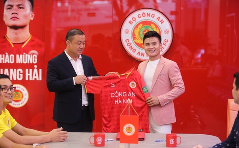 Chuyển nhượng V-League 2023: 'Bom tấn' đều thuộc về CLB Công An Hà Nội - Ảnh 3. Quang Hải rời Pau FC về đầu quân cho CLB Công an Hà Nội - Ảnh: CAHN