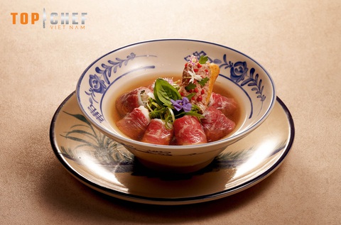 Top Chef Việt Nam 2023 tập 3: Thử thách đến từ món phở ăn không dùng đũa - Ảnh 3. Phở cuốn bò Wagyu