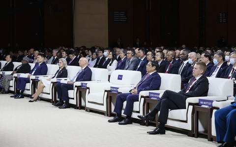 Phát biểu tại Trung Quốc, Thủ tướng Phạm Minh Chính chỉ ra sáu cơn gió ngược cản trở kinh tế - Ảnh 1. Phát biểu tại Trung Quốc, Thủ tướng Phạm Minh Chính chỉ ra sáu cơn gió ngược cản trở kinh tế - Ảnh 1.
