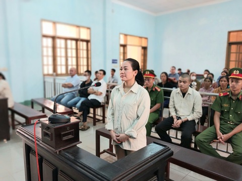 Tin cựu nhân viên ngân hàng, chủ tiệm vàng mất 53 tỉ - Ảnh 1. Tin cựu nhân viên ngân hàng, chủ tiệm vàng mất 53 tỉ - Ảnh 1.