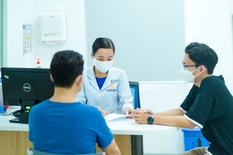 Chút nữa mất cơ hội làm cha vì quai bị - Ảnh 1. Tôi ước rằng nếu như trước kia mình tiêm phòng bệnh quai bị thì chẳng đến nỗi này