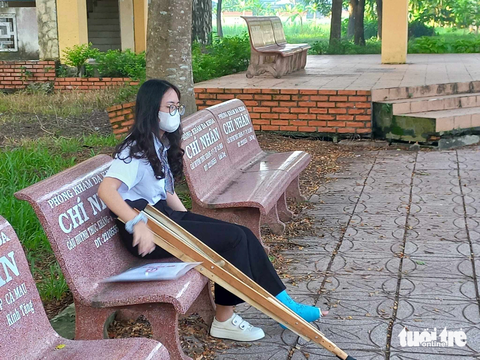 Sáng nay thi tốt nghiệp môn văn: Tác phẩm nào sẽ vào đề thi? - Ảnh 18. Sáng nay thi tốt nghiệp môn văn: Tác phẩm nào sẽ vào đề thi? - Ảnh 18.