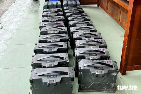 Bắt nhóm đột nhập công ty trộm pin, bộ sạc của máy bay xịt thuốc nông nghiệp - Ảnh 1. Bắt nhóm đột nhập công ty trộm pin, bộ sạc của máy bay xịt thuốc nông nghiệp - Ảnh 1.
