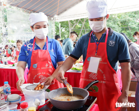 TP.HCM tuyên dương 50 gia đình văn hóa, hạnh phúc - Ảnh 3. TP.HCM tuyên dương 50 gia đình văn hóa, hạnh phúc - Ảnh 3.