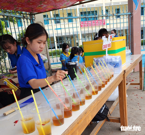 Ất Dậu ắt đậu, Điểm 10 tại đây cổ vũ thí sinh thi tốt nghiệp - Ảnh 3. Ất Dậu ắt đậu, Điểm 10 tại đây cổ vũ thí sinh thi tốt nghiệp - Ảnh 3.