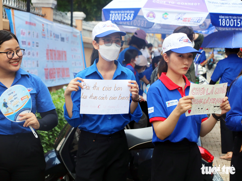 Ất Dậu ắt đậu, Điểm 10 tại đây cổ vũ thí sinh thi tốt nghiệp - Ảnh 6. Ất Dậu ắt đậu, Điểm 10 tại đây cổ vũ thí sinh thi tốt nghiệp - Ảnh 6.