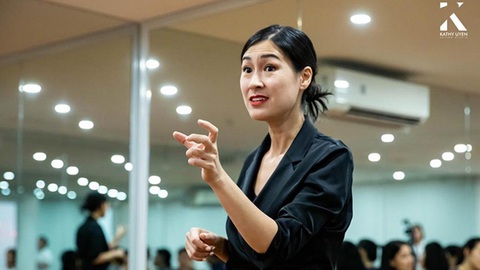 Diễn viên điện ảnh vất vả theo nghề - Ảnh 6. Kathy Uyên muốn truyền cảm hứng tích cực cho những bạn trẻ đam mê diễn xuất - Ảnh: NVCC