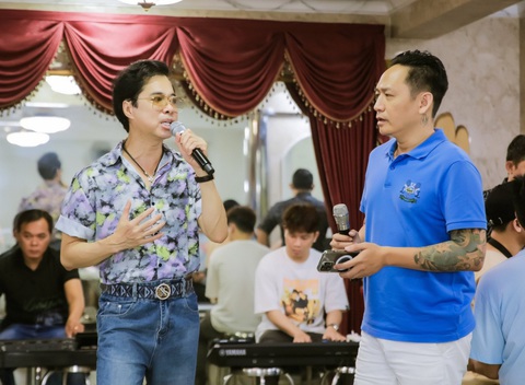 ‘Cháy vé’ đêm nhạc riêng của Ngọc Sơn tại miền Trung - Ảnh 3. ‘Cháy vé’ đêm nhạc riêng của Ngọc Sơn tại miền Trung - Ảnh 3.