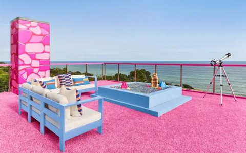 Ngôi nhà búp bê Barbie được cho thuê, ai muốn tận hưởng một đêm? - Ảnh 9. Ngôi nhà búp bê Barbie được cho thuê, ai muốn tận hưởng một đêm? - Ảnh 9.