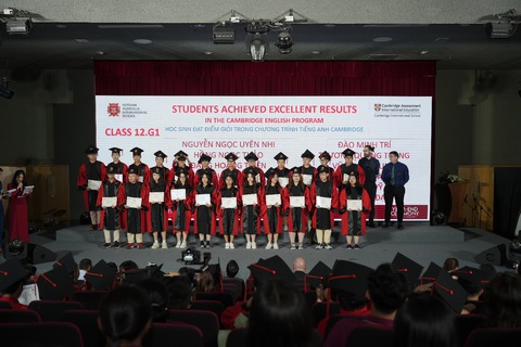 Ba điều tạo nên ưu thế trong hồ sơ du học của học sinh VAS - Ảnh 3. Vinh danh học sinh đạt kết quả học thuật Cambridge xuất sắc tại Lễ bế giảng VAS Garden Hills.