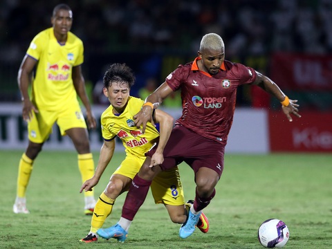 Đua trụ hạng V-League 2023: Sẽ có tên Sông Lam Nghệ An và Hoàng Anh Gia Lai? - Ảnh 1. Đua trụ hạng V-League 2023: Sẽ có tên Sông Lam Nghệ An và Hoàng Anh Gia Lai? - Ảnh 1.