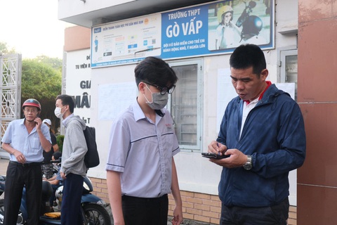 Sáng nay thi tốt nghiệp môn văn: Tác phẩm nào sẽ vào đề thi? - Ảnh 20. Sáng nay thi tốt nghiệp môn văn: Tác phẩm nào sẽ vào đề thi? - Ảnh 20.