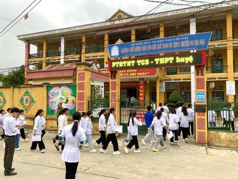 Sáng nay thi tốt nghiệp môn văn: Tác phẩm nào sẽ vào đề thi? - Ảnh 10. Sáng nay thi tốt nghiệp môn văn: Tác phẩm nào sẽ vào đề thi? - Ảnh 10.