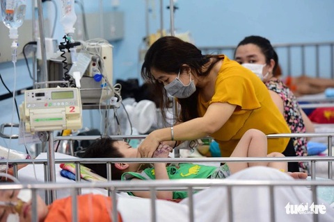 TP.HCM: Dịch tay chân miệng chồng dịch sốt xuất huyết - Ảnh 3. TP.HCM: Dịch tay chân miệng chồng dịch sốt xuất huyết - Ảnh 3.