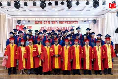 Trường Đại học Nam Cần Thơ - môi trường học tập và rèn luyện chất lượng - Ảnh 3. Sinh viên Ngành Quản trị kinh doanh chương trình liên kết với Đại học Khoa học và Công nghệ Malaysia (MUST) rạng rỡ trong ngày Lễ tốt nghiệp