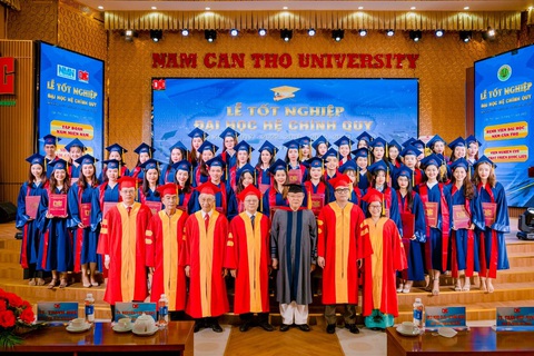 Trường Đại học Nam Cần Thơ - môi trường học tập và rèn luyện chất lượng - Ảnh 4. Hiện tại có hơn 19.000 sinh viên, học viên đang theo học tại trường. Sinh viên tốt nghiệp ra trường đảm nhận rất nhiều vị trí công việc tại đơn vị, doanh nghiệp trên cả nước