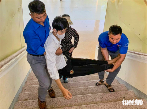 Những thí sinh đặc biệt trong mùa thi tốt nghiệp - Ảnh 4. Những thí sinh đặc biệt trong mùa thi tốt nghiệp - Ảnh 4.