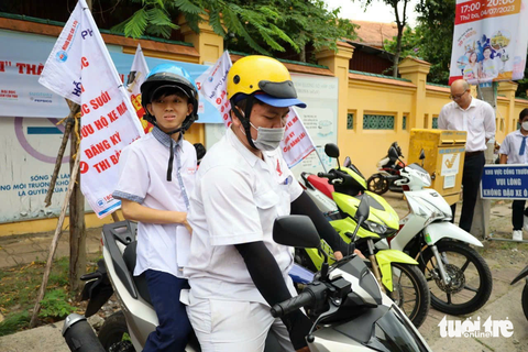 Những thí sinh đặc biệt trong mùa thi tốt nghiệp - Ảnh 6. Những thí sinh đặc biệt trong mùa thi tốt nghiệp - Ảnh 6.