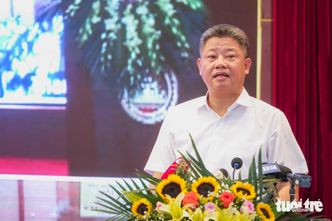 Cử tri nói Châu Âu sông chảy rất đẹp trong phố, nhưng sông ở Hà Nội lại ô nhiễm, lãnh đạo TP nói gì? - Ảnh 5. Phó chủ tịch UBND TP Hà Nội Nguyễn Mạnh Quyền trả lời các kiến nghị của cử tri