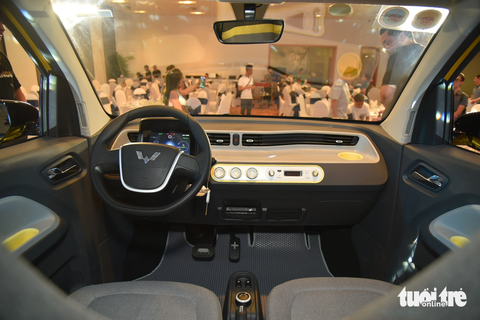 Chi tiết Wuling HongGuang MiniEV giá từ 239 triệu đồng: Nhiều chi tiết lạ với người Việt - Ảnh 10. Chi tiết Wuling HongGuang MiniEV giá từ 239 triệu đồng: Nhiều chi tiết lạ với người Việt - Ảnh 10.