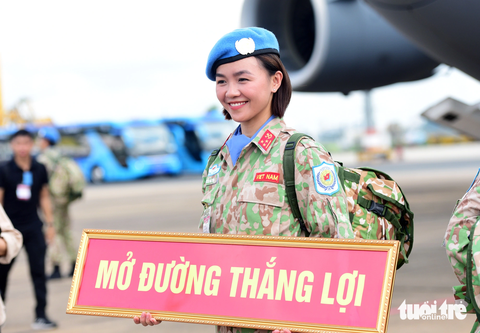 Chủ tịch nước tiễn 63 quân nhân sang Nam Sudan làm nhiệm vụ - Ảnh 6. Chủ tịch nước tiễn 63 quân nhân sang Nam Sudan làm nhiệm vụ - Ảnh 6.