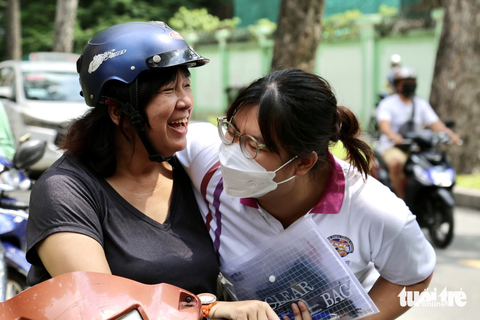 Tạm biệt mùa thi tốt nghiệp nhiều cảm xúc! - Ảnh 3. Tạm biệt mùa thi tốt nghiệp nhiều cảm xúc! - Ảnh 3.