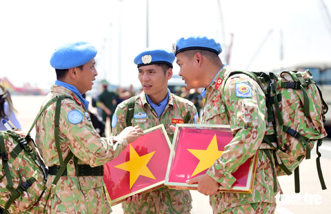 Chủ tịch nước tiễn 63 quân nhân sang Nam Sudan làm nhiệm vụ - Ảnh 10. Chủ tịch nước tiễn 63 quân nhân sang Nam Sudan làm nhiệm vụ - Ảnh 10.