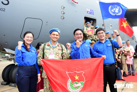 Chủ tịch nước tiễn 63 quân nhân sang Nam Sudan làm nhiệm vụ - Ảnh 5. Chủ tịch nước tiễn 63 quân nhân sang Nam Sudan làm nhiệm vụ - Ảnh 5.