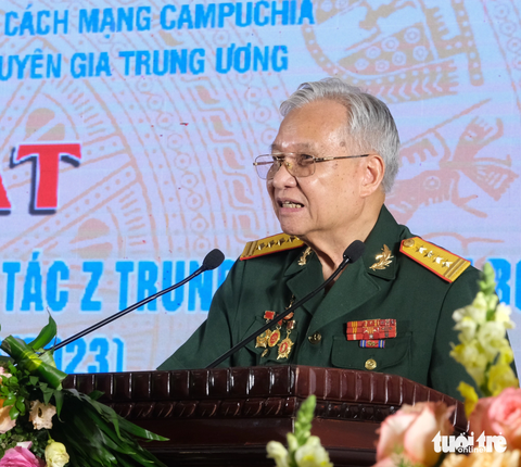 Cựu chuyên gia ôn lại 10 năm giúp nước bạn Campuchia hồi sinh - Ảnh 2. Đại tá Trịnh Vinh Pha, phó trưởng ban thường trực Ban liên lạc cựu chuyên gia Việt Nam giúp cách mạng Campuchia, trưởng Ban liên lạc cựu chuyên gia Ban B68 - Ảnh: HÀ THANH