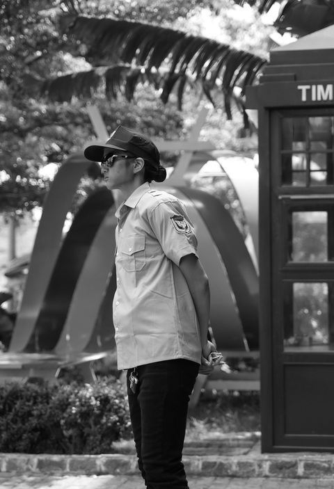 Tin nổi không, HHen Niê cosplay anh bảo vệ xấu trai - Ảnh 5. Tin nổi không, HHen Niê cosplay anh bảo vệ xấu trai - Ảnh 5.