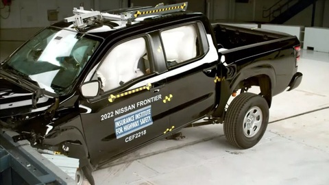 Bán tải Hilux, Ranger bị ‘điểm danh’ không bảo vệ tốt người ngồi sau - Ảnh 1. Bán tải Hilux, Ranger bị ‘điểm danh’ không bảo vệ tốt người ngồi sau - Ảnh 1.