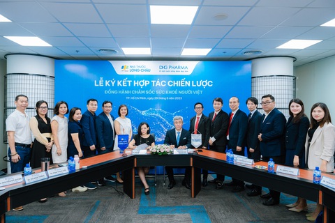 FPT Long Châu và Dược Hậu Giang hợp tác đẩy mạnh công tác chăm sóc sức khỏe cộng đồng - Ảnh 1. FPT Long Châu và Dược Hậu Giang hợp tác đẩy mạnh công tác chăm sóc sức khỏe cộng đồng - Ảnh 1.