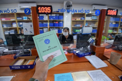 Người lao động đóng bảo hiểm xã hội có lương hưu thấp sẽ được điều chỉnh - Ảnh: NAM TRẦN Người lao động đóng bảo hiểm xã hội có lương hưu thấp sẽ được điều chỉnh tăng lương cho phù hợp - Ảnh: NAM TRẦN