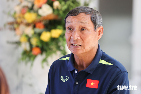Huấn luyện viên Mai Đức Chung - Ảnh: NGUYỄN KHÁNH Huấn luyện viên Mai Đức Chung: "Các cô gái Việt Nam sẽ thi đấu đến cùng với quyết tâm rất cao" - Ảnh: NGUYỄN KHÁNH