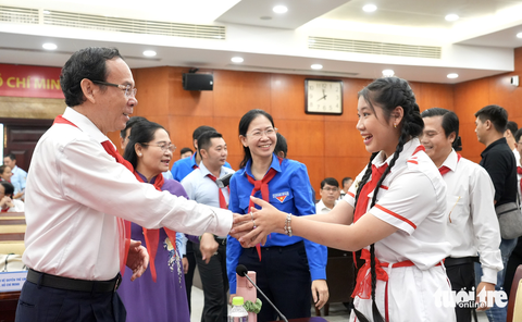 Gặp lãnh đạo TP.HCM, thiếu nhi nêu nhiều ý kiến thiết thực - Ảnh 1. Gặp lãnh đạo TP.HCM, thiếu nhi nêu nhiều ý kiến thiết thực - Ảnh 1.
