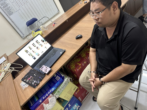 Quay lén rồi dùng video nhạy cảm ép tình, tiền các cô gái - Ảnh 1. Quay lén rồi dùng video nhạy cảm ép tình, tiền các cô gái - Ảnh 1.