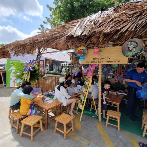 Saigontourist Group tham gia Ngày hội Sống xanh TP.HCM - Ảnh 1. Gian hàng Saigontourist Group tham gia Ngày hội Sống xanh TP.HCM