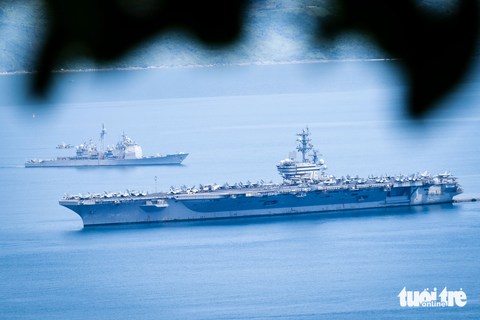 Tàu sân bay USS Ronald Reagan rời Đà Nẵng - Ảnh 3. Tàu sân bay USS Ronald Reagan rời Đà Nẵng - Ảnh 3.