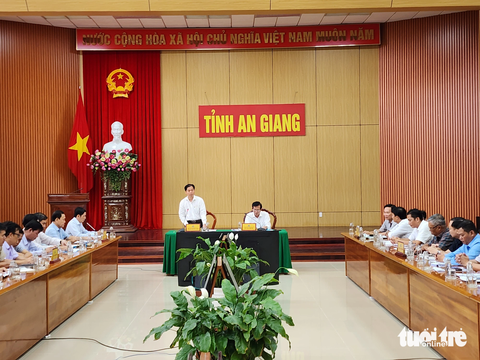 Chủ đầu tư kêu ‘tắc’ giải ngân vì… vướng ‘bác sĩ cây trồng’ - Ảnh 1. Chủ đầu tư kêu ‘tắc’ giải ngân vì… vướng ‘bác sĩ cây trồng’ - Ảnh 1.