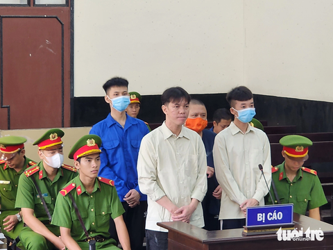 Tù chung thân vì đâm chết người trước cửa hàng điện thoại - Ảnh 1. Tù chung thân vì đâm chết người trước cửa hàng điện thoại - Ảnh 1.