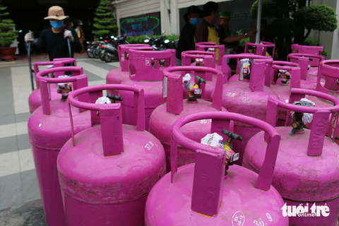 Giá gas giảm thêm 18.000 đồng/bình 12kg - Ảnh 1. Giá gas giảm thêm 18.000 đồng/bình 12kg - Ảnh 1.