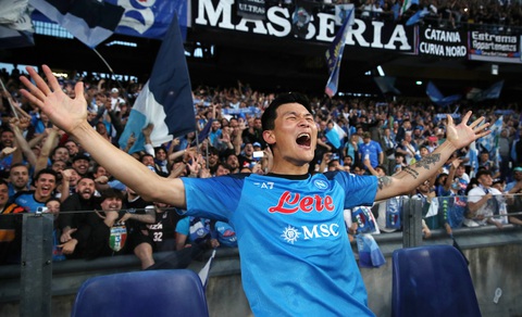 Kim Min Jae rực sáng trong màu áo Napoli trước khi chuyển đến Bayern - Ảnh: REUTERS Kim Min Jae rực sáng trong màu áo Napoli trước khi chuyển đến Bayern - Ảnh: REUTERS